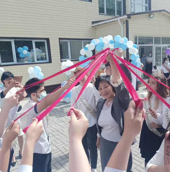 "Білім" атты соңғы қоңырау кеші болып өтті.