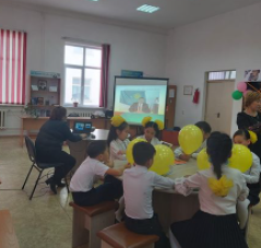 "Оқуға құштар мектеп" жобасы бойынша өткізілген "Алғыс айту"күніне арналған өлең, шығармаларын жазған ақындардың еңбектерінен танысу